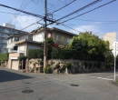 阪急箕面線牧落駅と桜井駅から共に徒歩10分♪坂道のないフラットな道のりです。箕面市桜ケ丘二丁目の落ち着いた住宅街の一角に位置しています♪