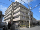 高級住宅街の東豊中町三丁目の地熱発電ジオパワー採用の平成23年築の住宅です。ちゅしゃは4台可能♪LDKは29帖♪